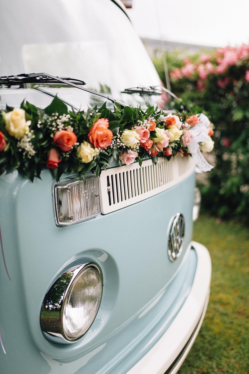 Faire une décoration voiture mariage : idées et conseils originaux